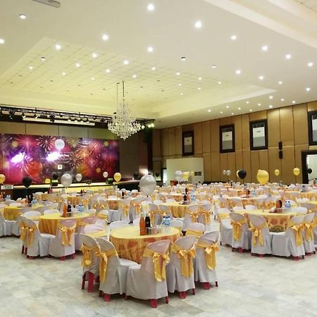 The Pine Resort Pathum Thani Exteriör bild