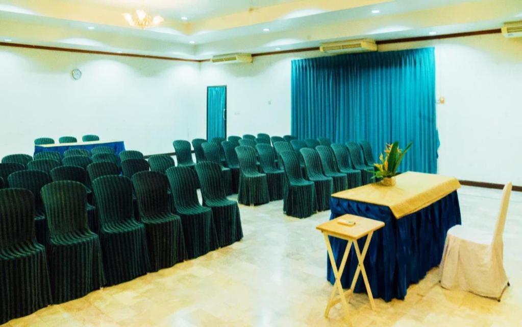 The Pine Resort Pathum Thani Exteriör bild