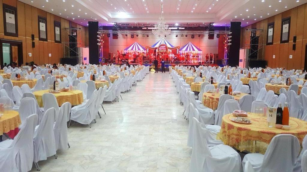 The Pine Resort Pathum Thani Exteriör bild