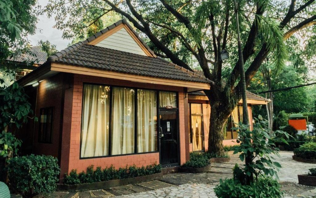 The Pine Resort Pathum Thani Exteriör bild