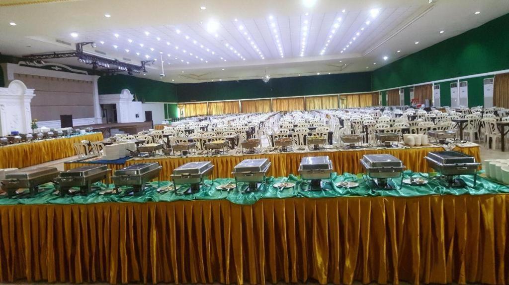 The Pine Resort Pathum Thani Exteriör bild