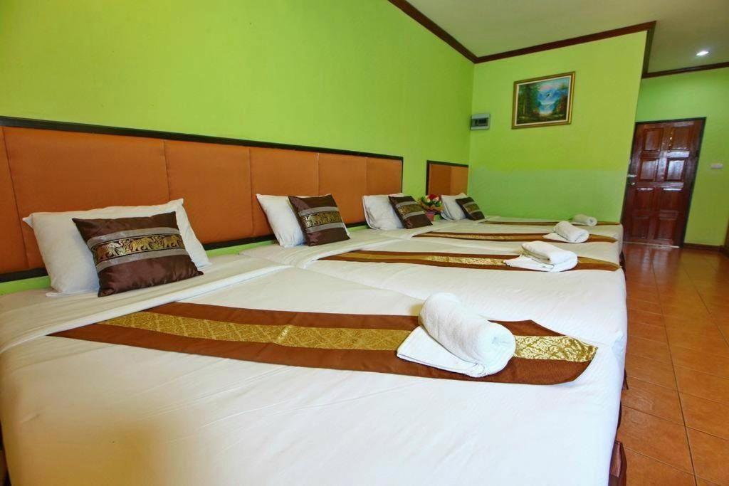 The Pine Resort Pathum Thani Exteriör bild