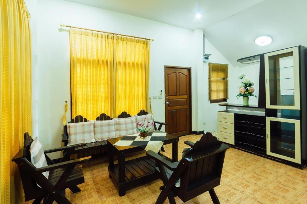 The Pine Resort Pathum Thani Exteriör bild