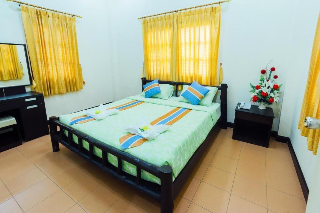 The Pine Resort Pathum Thani Exteriör bild
