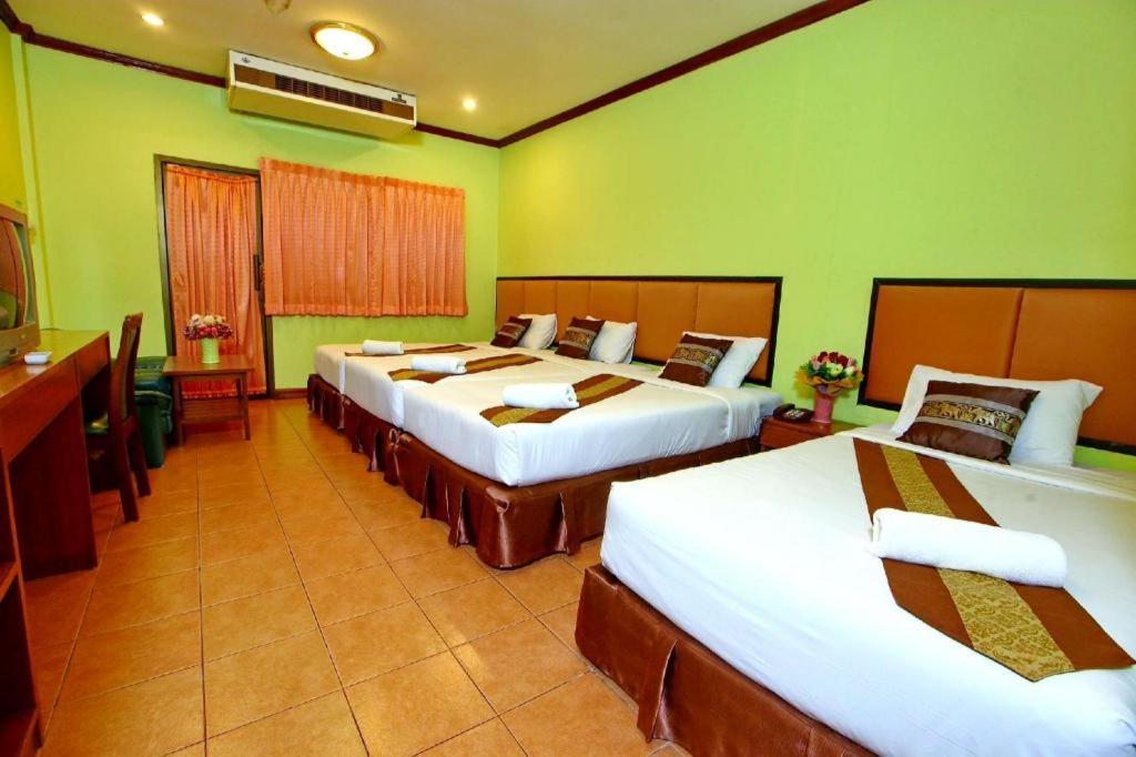 The Pine Resort Pathum Thani Exteriör bild
