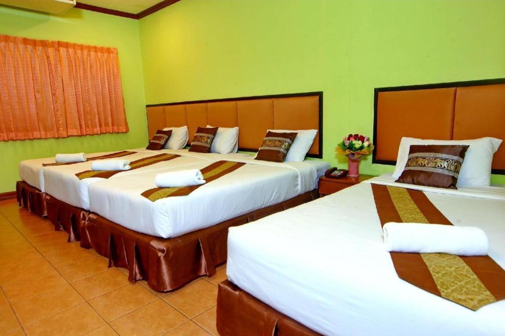The Pine Resort Pathum Thani Exteriör bild