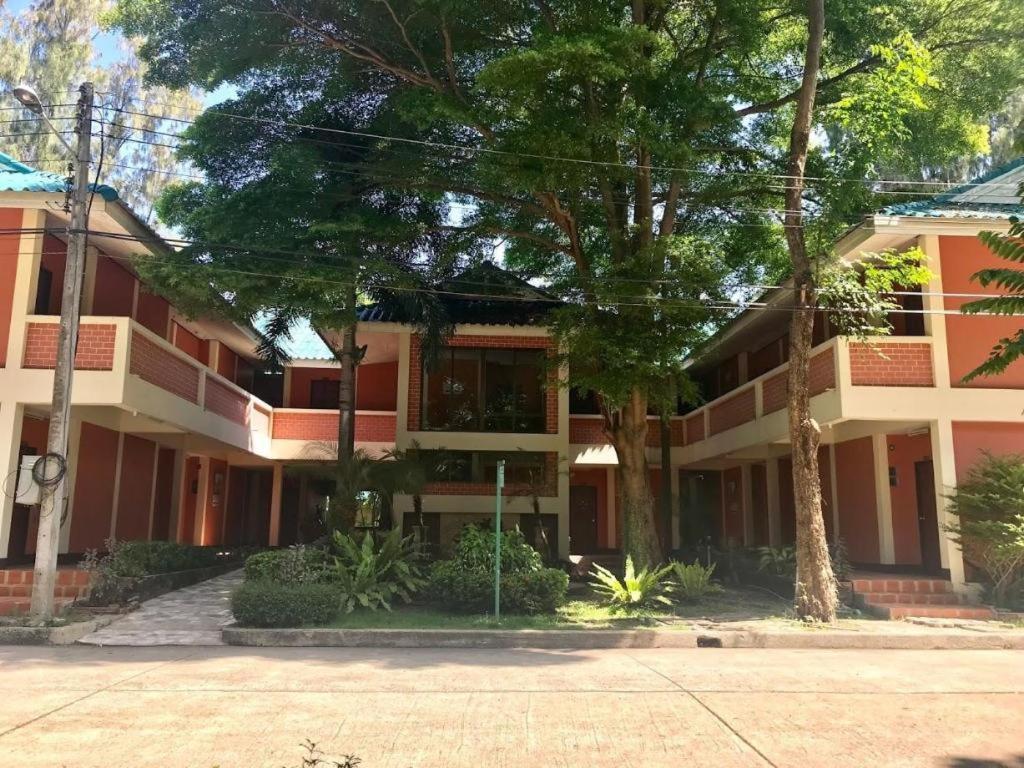 The Pine Resort Pathum Thani Exteriör bild