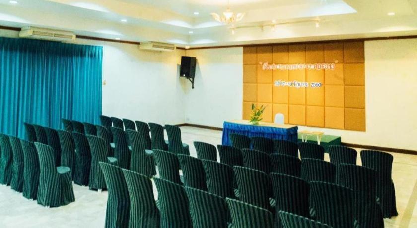 The Pine Resort Pathum Thani Exteriör bild